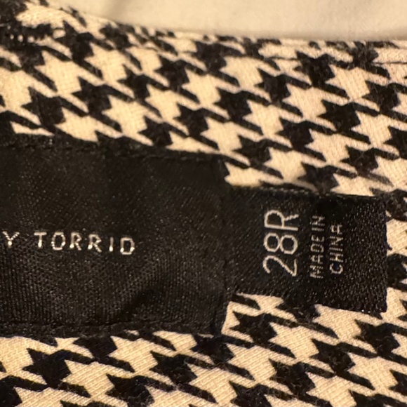 Studio by Torrid Houndstooth Trouser Boot Pants – Size 28R - Picture 10 of 13